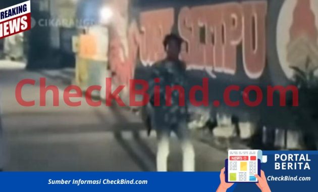 Suporter Acungkan Pistol Mainan Saat Tawuran di Cikarang